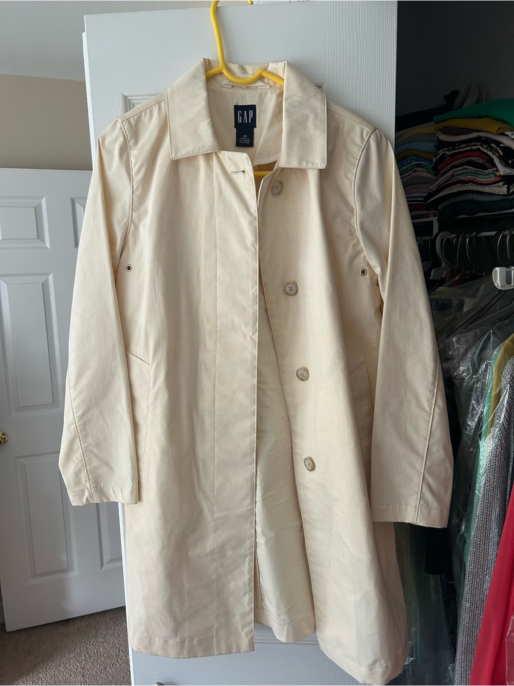 GAP Cream Lightweight Single-Breasted Trench Coat